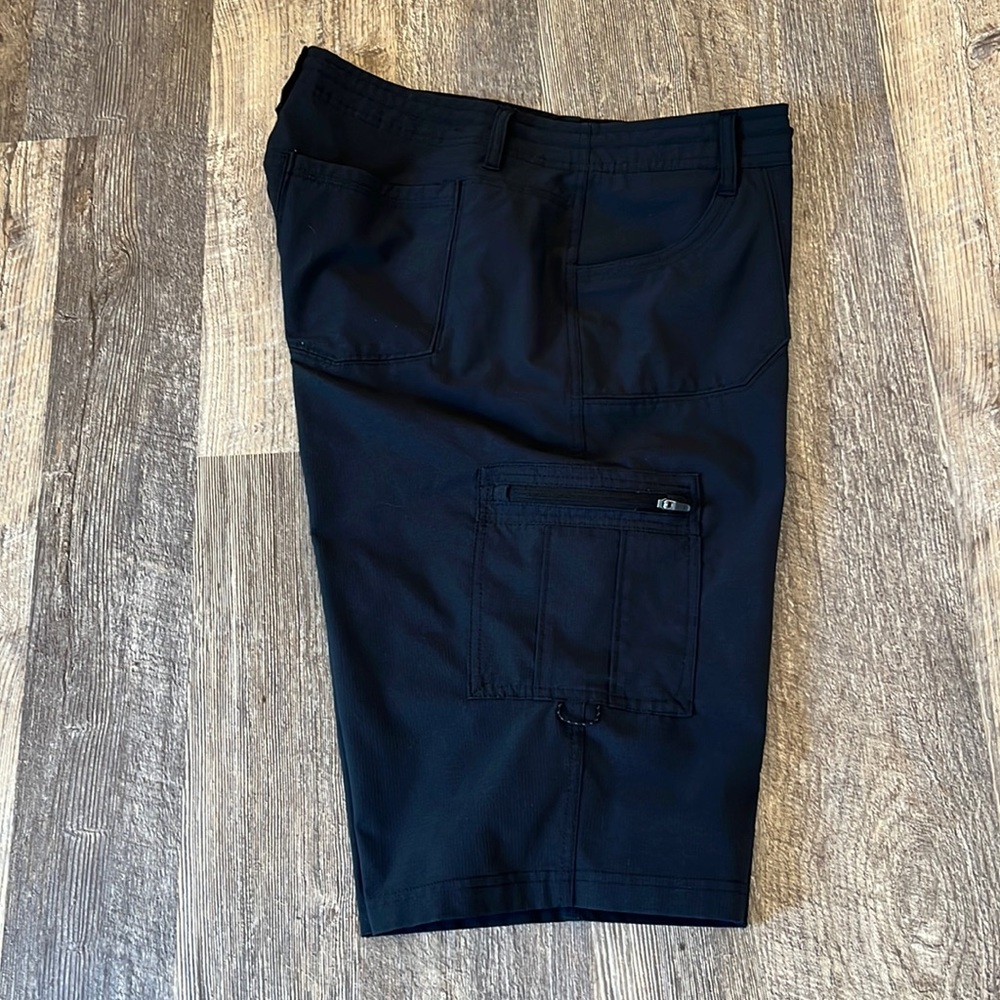 Kuhl Women’s Shorts Cargo Casual Hiking Born in the Mountains Size 12